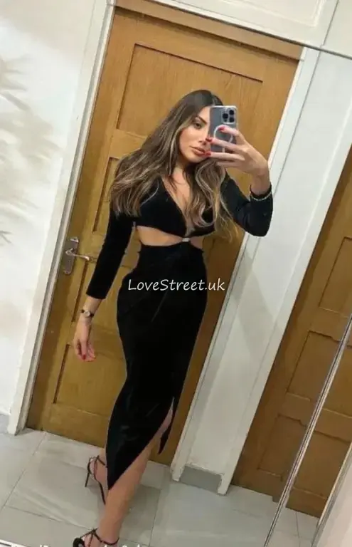 Clara - Hot Lady