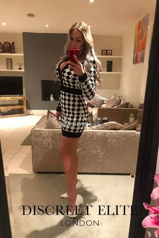 Caprice - Elite open minded